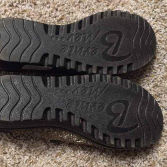 Bernie Mev. Cleopatra wedge pump Sz 41 S-001 - Picture 4 of 5